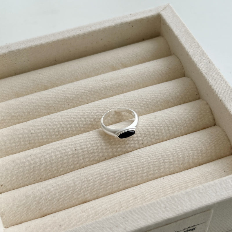 Modern Oval Stone Ring