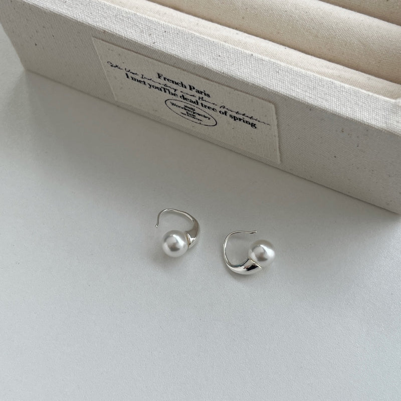 Luna Pearl Hoop Earrings