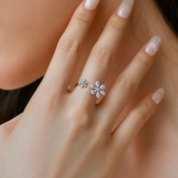 Floral Elegance Zircon Ring