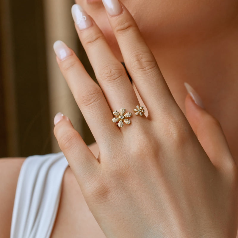 Floral Elegance Zircon Ring