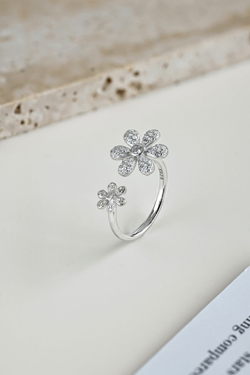 Floral Elegance Zircon Ring