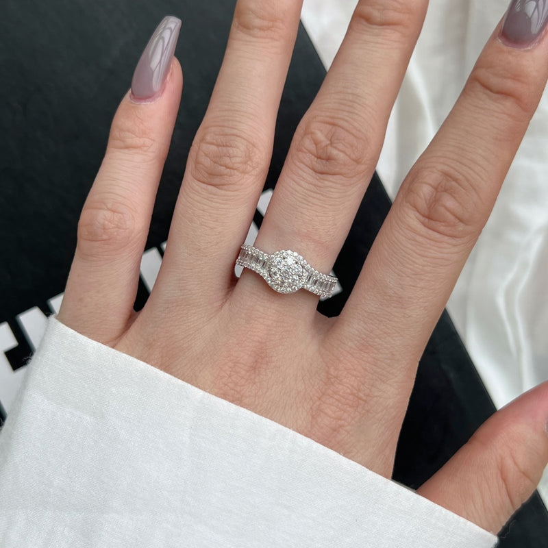 Elegance Halo Ring