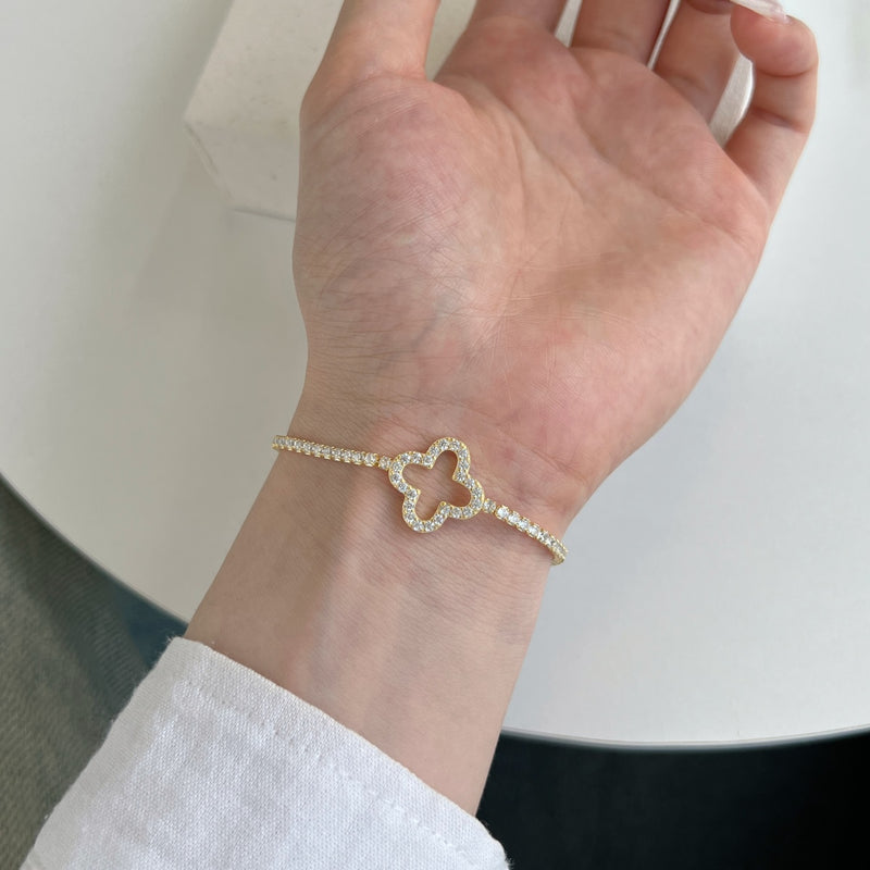 Elegance Clover Bracelet