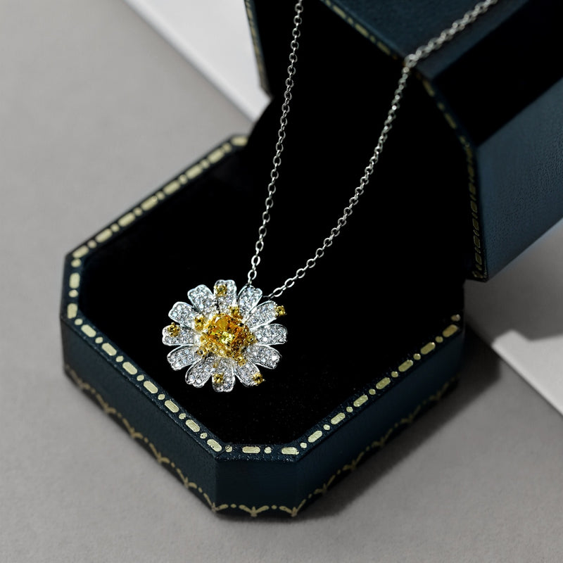 Golden Daisy Radiance Necklace