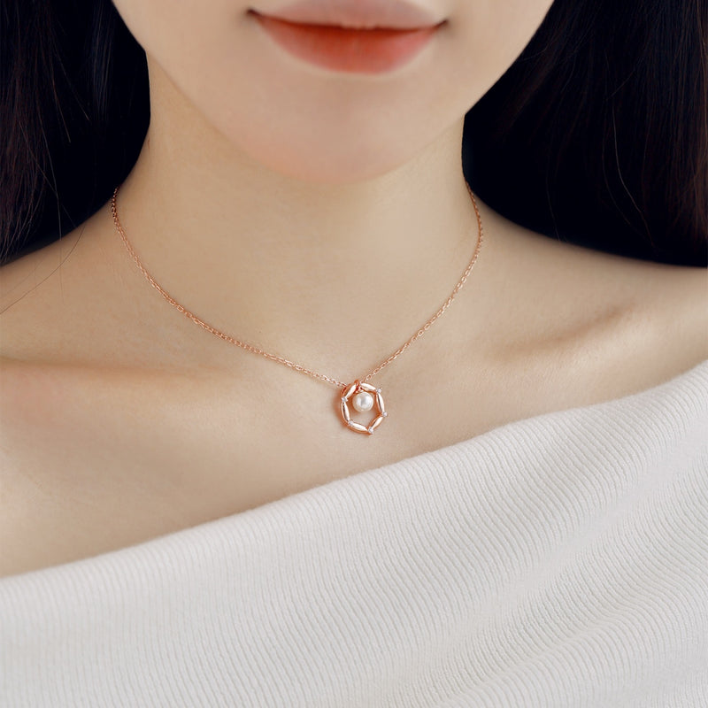 Luna Pearl Circle Necklace