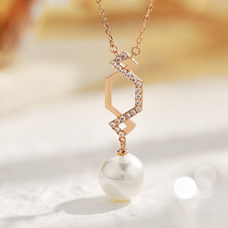 Geometric Pearl Elegance Necklace