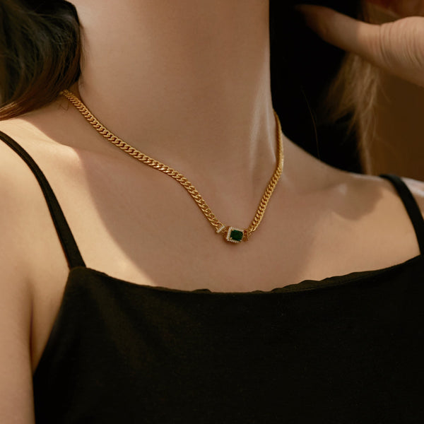 Golden Emerald Radiance Necklace