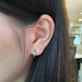 Sleek Classic Hoop Earrings